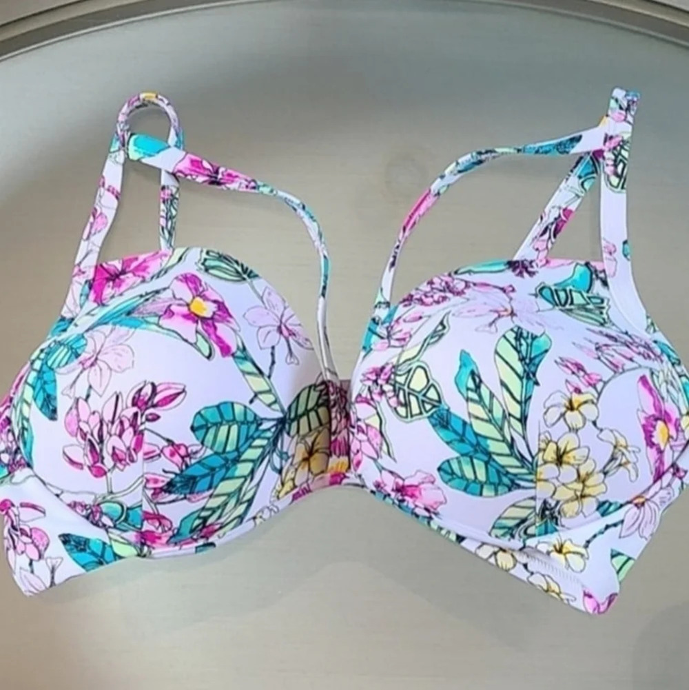 Forever 21 Plus Bikini Top White Floral Swimwear Size 0X XL NWT - Picture 1 of 6